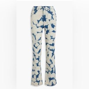 Alice Olivia Amazing bleach jeans. Size 25